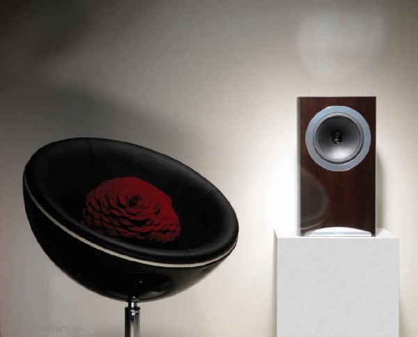 speakers-shelf-79068-1900899-600x484